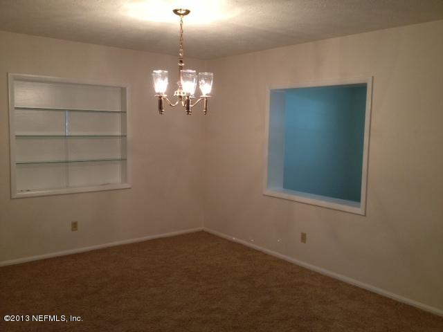 355 Sapelo Road Jacksonville, FL 32216 - Photo 4 of 13 Dining Room
