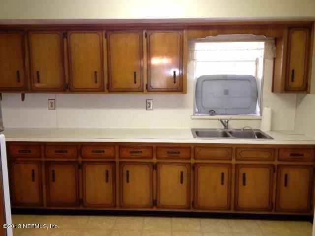 355 Sapelo Road Jacksonville, FL 32216 - Photo 6 of 13 Kitchen view 2