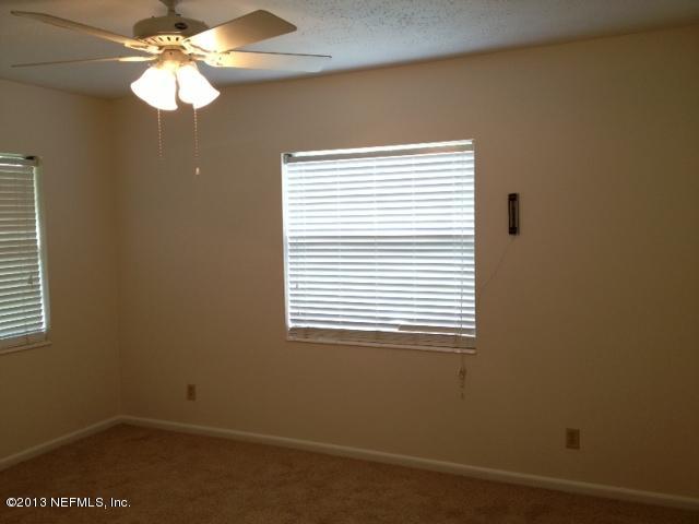 355 Sapelo Road Jacksonville, FL 32216 - Photo 7 of 13 Bedroom 1