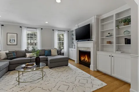 $798,000 | 41 Glenvale Avenue, Billerica, MA 01821