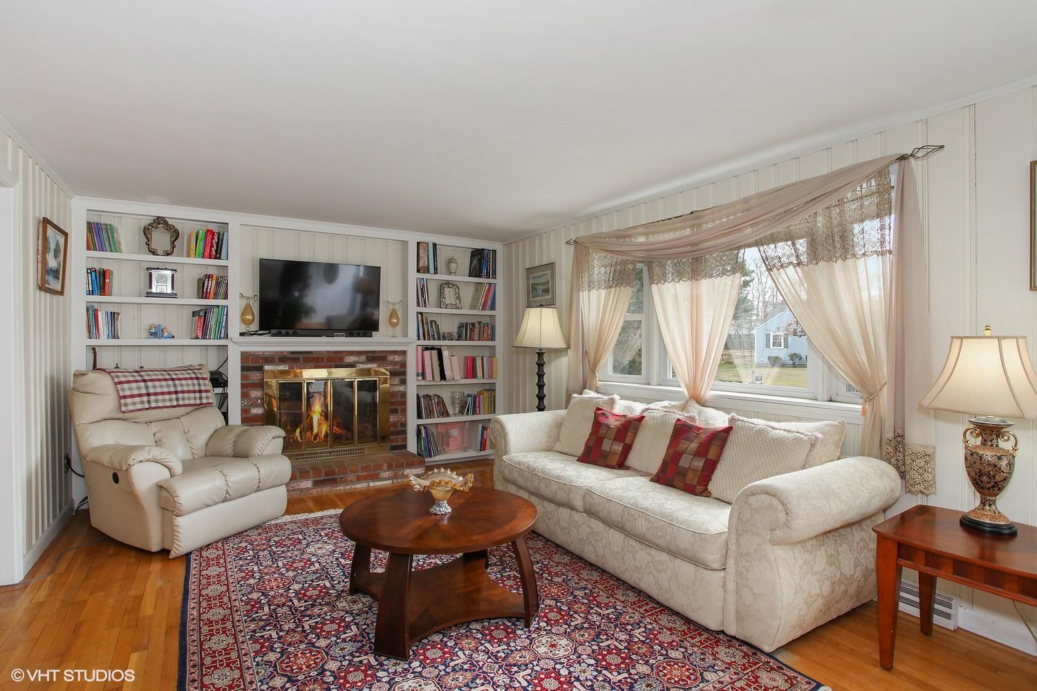 160 Captain Small Road South Yarmouth, MA 02664 - Photo 4 of 15 03_160CaptSmall_1_LivingRoom_MLSuse_1500