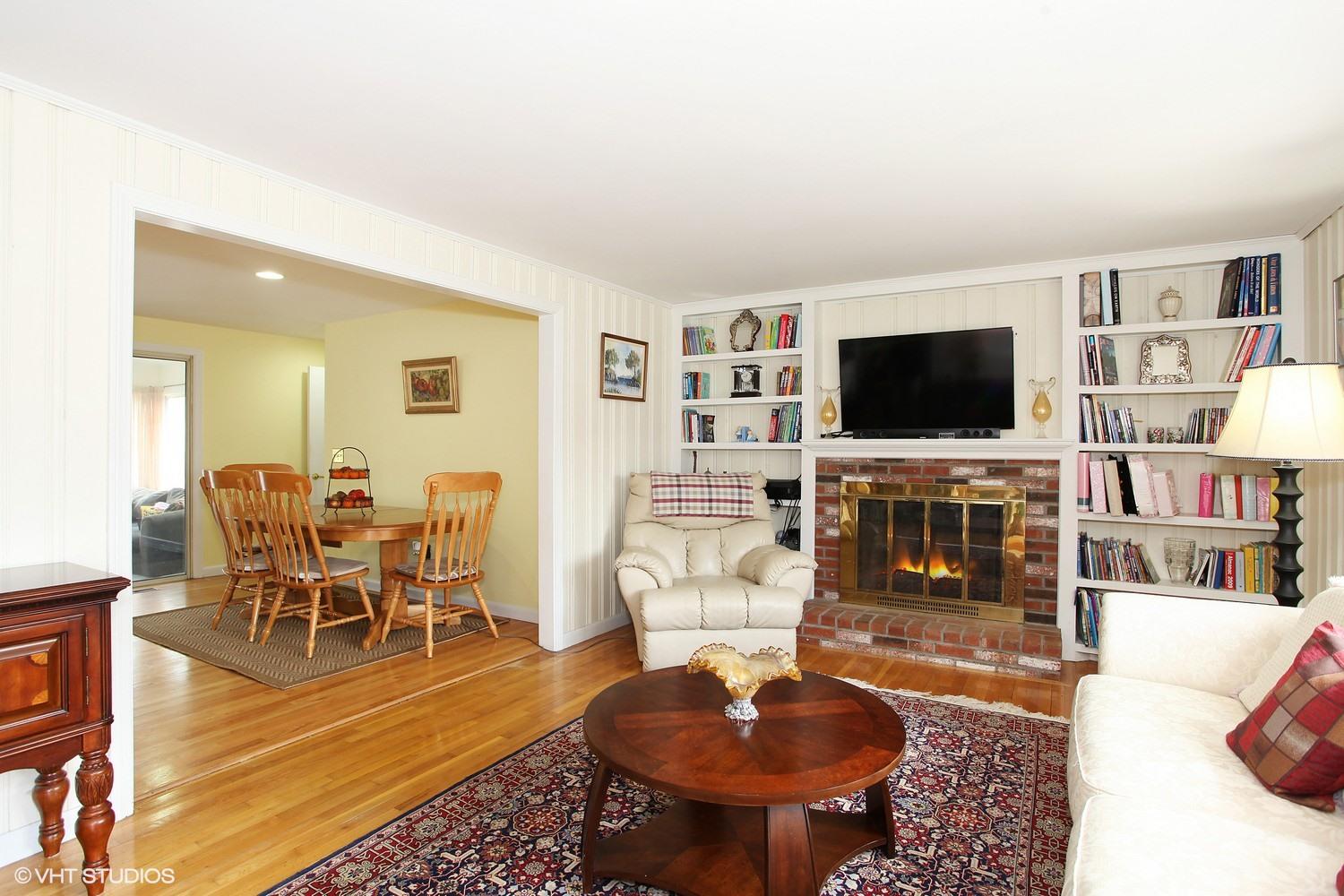 160 Captain Small Road South Yarmouth, MA 02664 - Photo 5 of 15 04_160CaptSmall_165_LivingRoom_MLSuse_15
