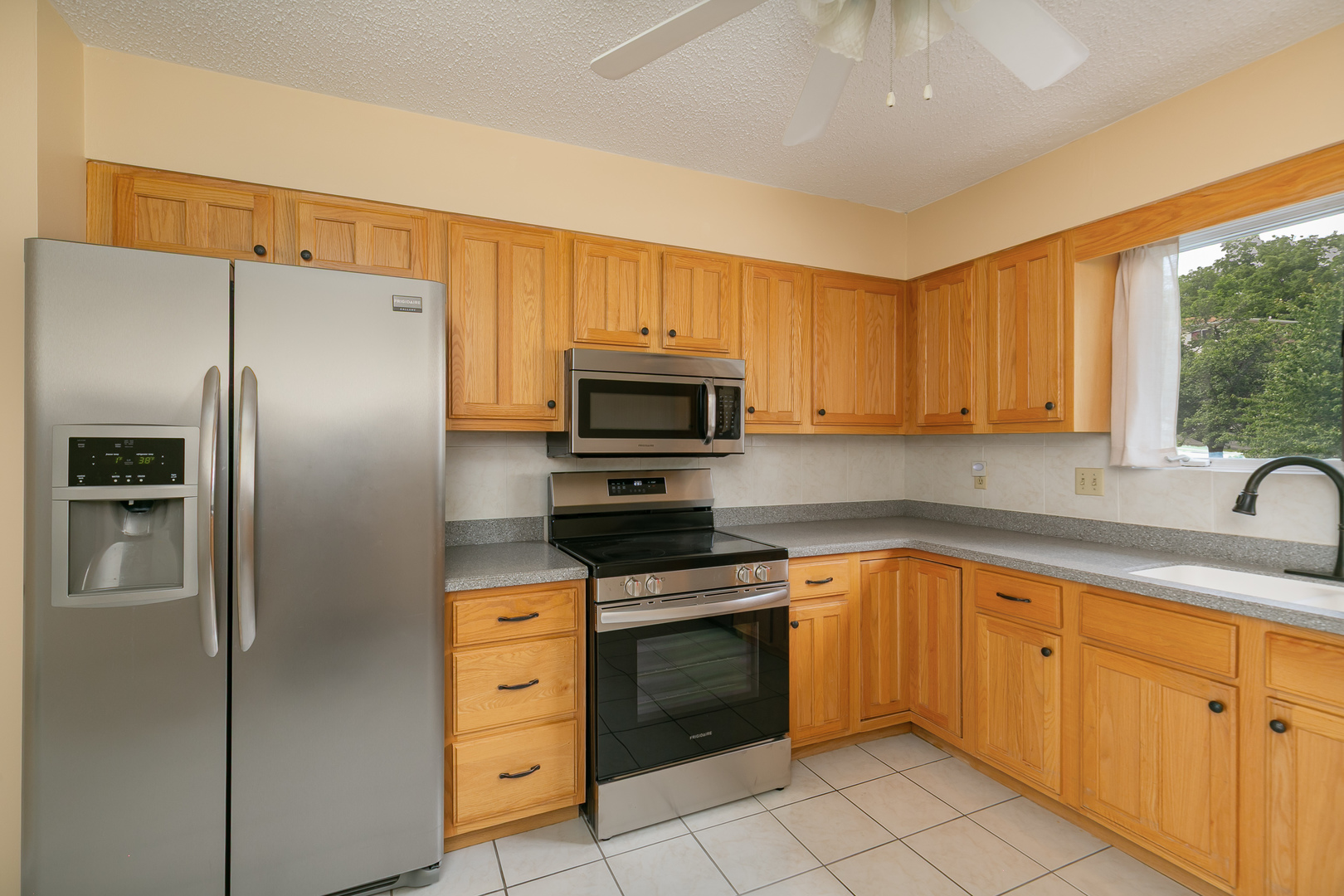 3721 35th Street, Unit 4 Moline, IL 61265 - Photo 10 of 26