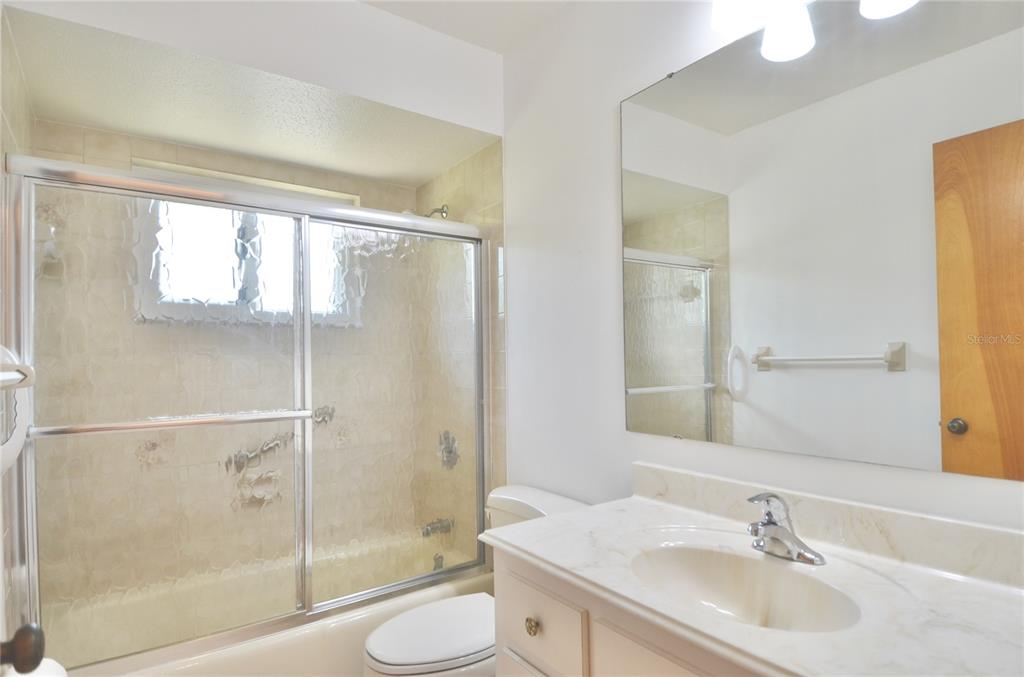 1379 Everest Road Venice, FL 34293 - Photo 8 of 46