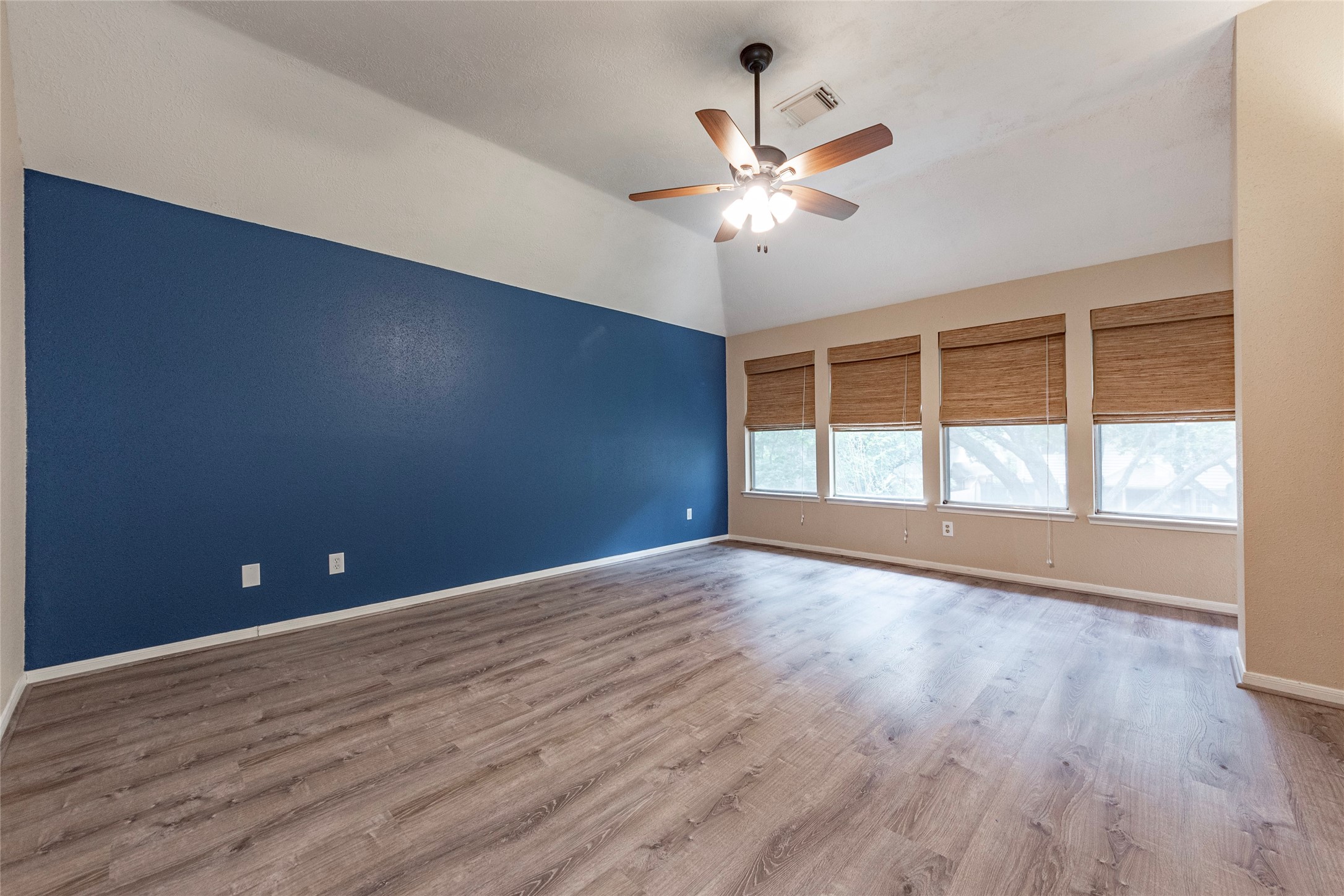 1227 Mabry Mill Road Houston, TX 77062 - Photo 22 of 39