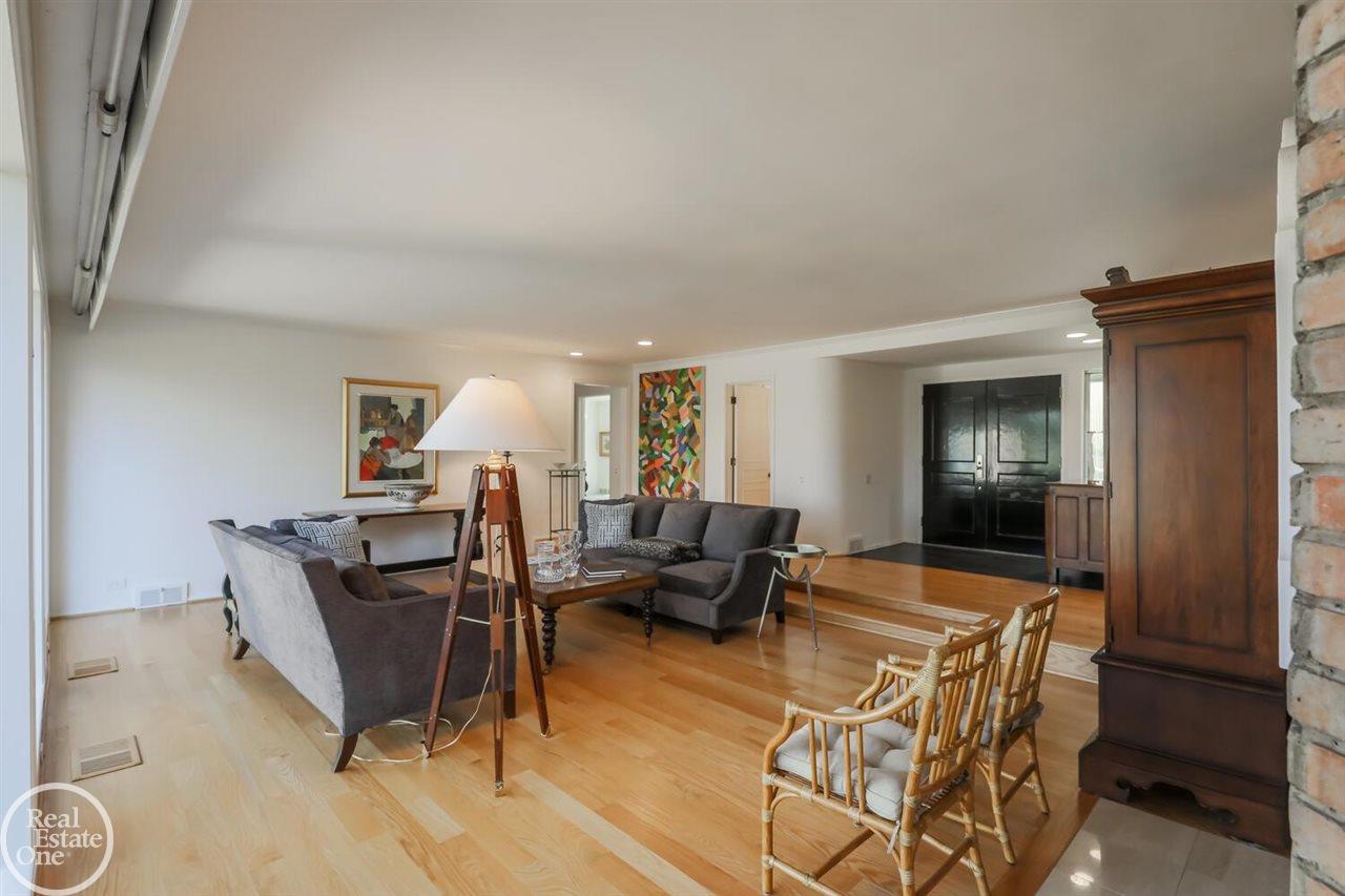 511 Shelden Road Grosse Pointe, MI 48236 - Photo 6 of 51 50061862-5.JPG