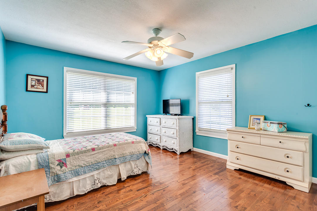 215 Laurel Bluff Road Kingston, TN 37763 - Photo 16 of 38 033170517-5-215LaurelBluffRdKingstonTN-S