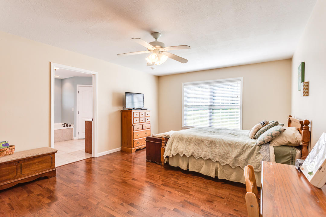 215 Laurel Bluff Road Kingston, TN 37763 - Photo 18 of 38 036170517-5-215LaurelBluffRdKingstonTN-S