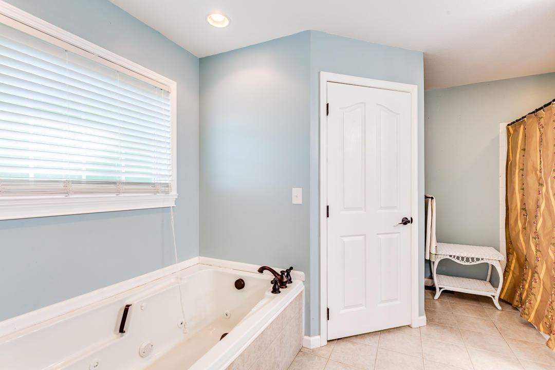 215 Laurel Bluff Road Kingston, TN 37763 - Photo 20 of 38 039170517-5-215LaurelBluffRdKingstonTN-S