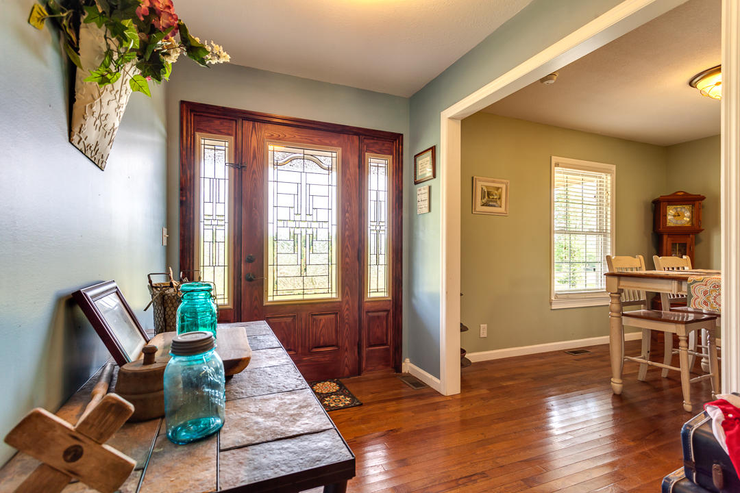 215 Laurel Bluff Road Kingston, TN 37763 - Photo 4 of 38 015170517-5-215LaurelBluffRdKingstonTN-S