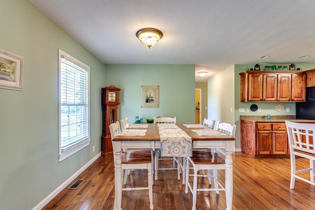 215 Laurel Bluff Road Kingston, TN 37763 - Photo 5 of 38 016170517-5-215LaurelBluffRdKingstonTN-S