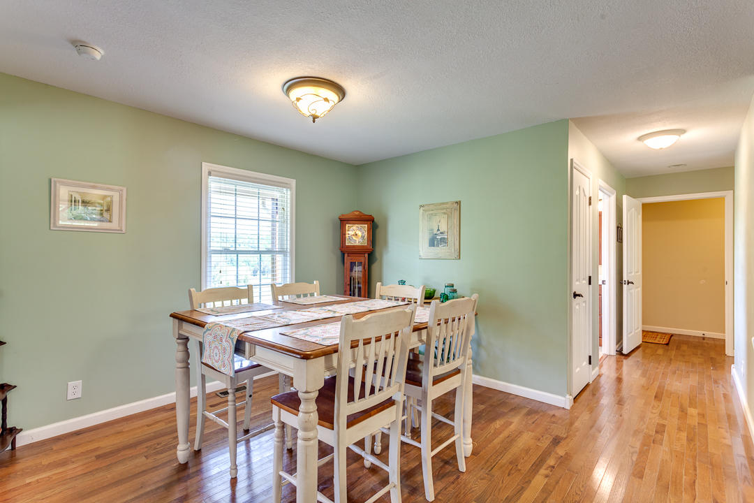 215 Laurel Bluff Road Kingston, TN 37763 - Photo 6 of 38 017170517-5-215LaurelBluffRdKingstonTN-S