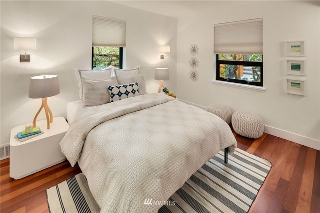 $1,915,000 | 3552 West Howe Street, Seattle, WA 98199