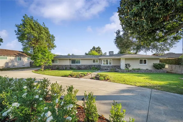 $1,499,900 | 726 East Sierra Madre Avenue, Glendora, CA 91741