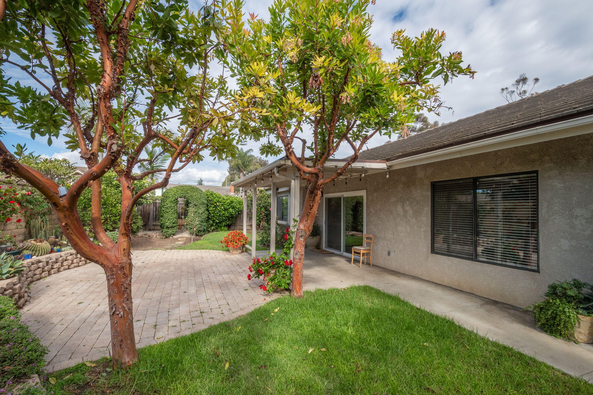 2363 Seagull Avenue Ventura, CA 93003 - Photo 32 of 37 a front view of a house with garden