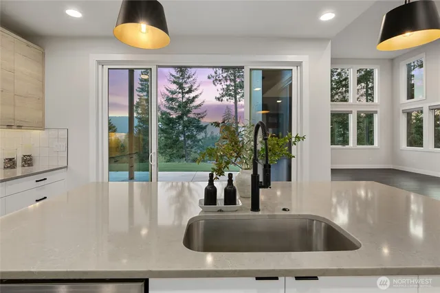 $1,749,900 | 422 Forest Ridge Drive, Cle Elum, WA 98922