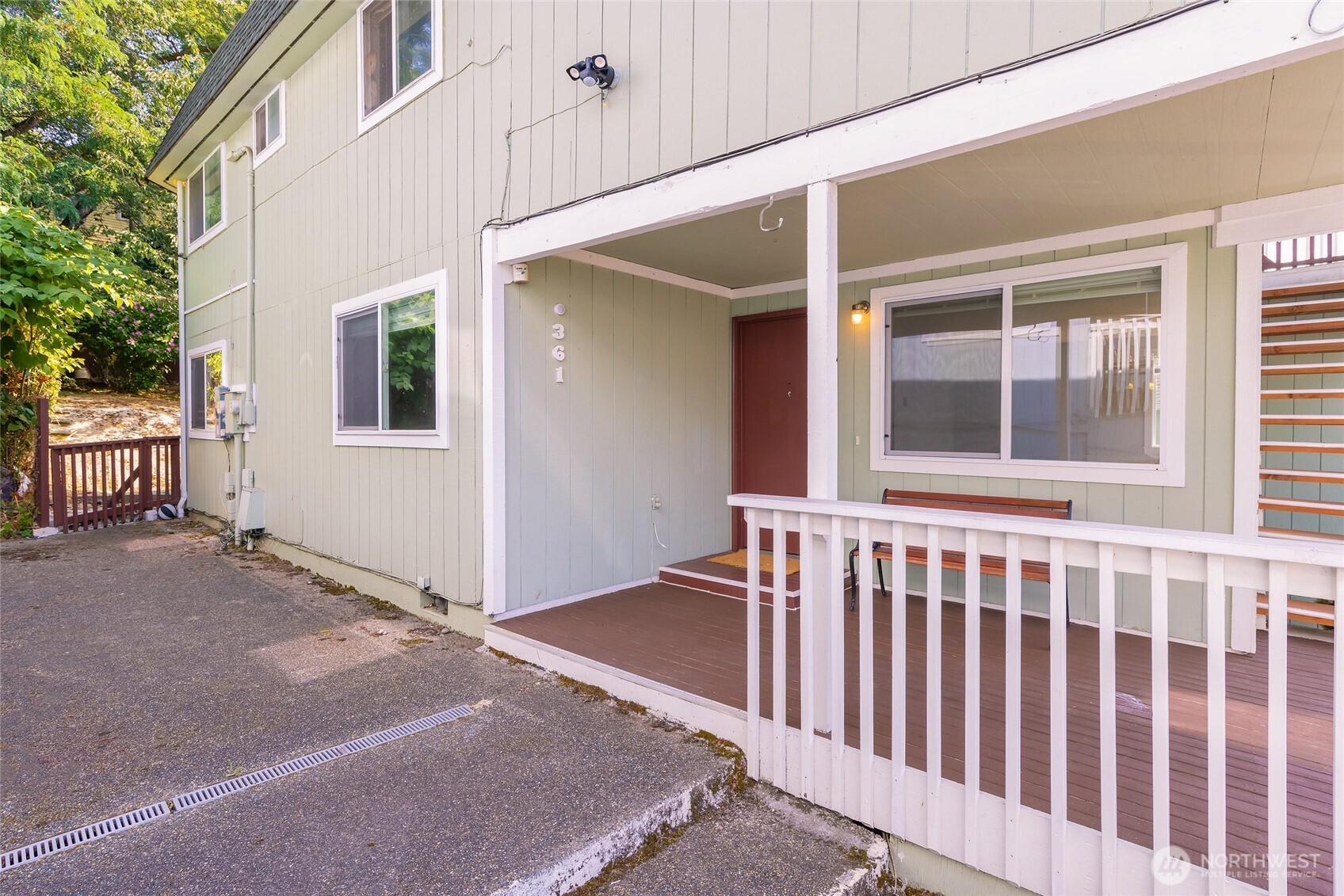 361 Earlington Avenue Southwest Renton, WA 98057 - Photo 2 of 28 Gallery Image 2