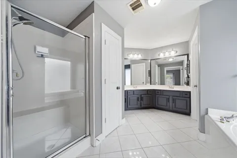 $550,000 | 18 East Bonny Branch Street, The Woodlands, TX 77382