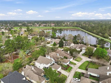 $550,000 | 18 East Bonny Branch Street, The Woodlands, TX 77382