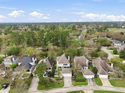 $550,000 | 18 East Bonny Branch Street, The Woodlands, TX 77382