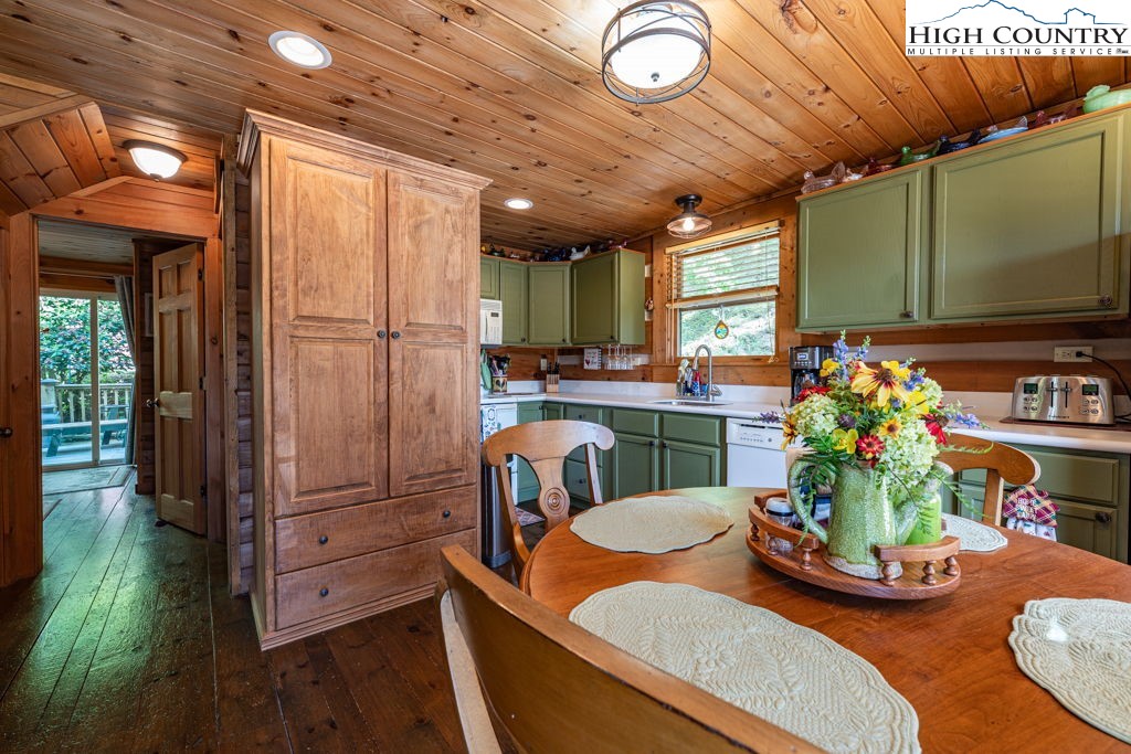 612 Joe Shoemaker Road Vilas, NC 28692 - Photo 10 of 50 Gallery Image 10