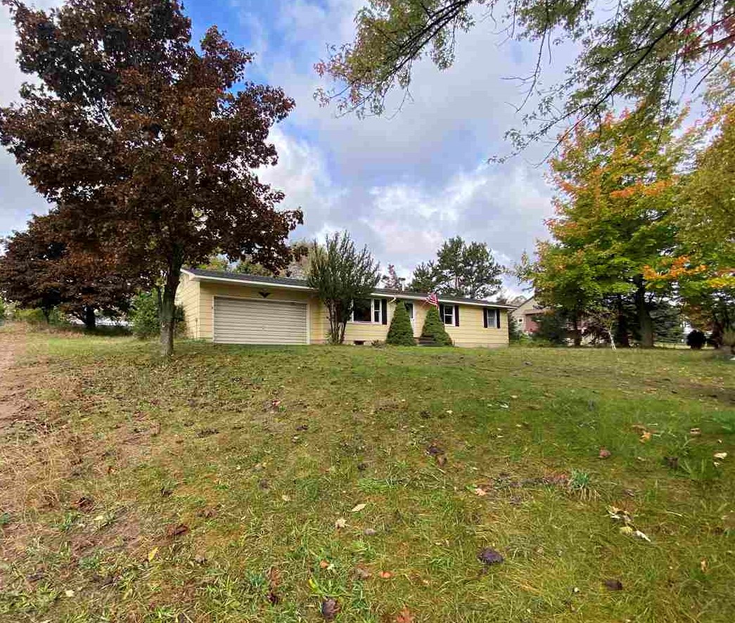 15517 Bluff Road Traverse City, MI 49686 - Photo 15 of 64 1894483-14.JPG