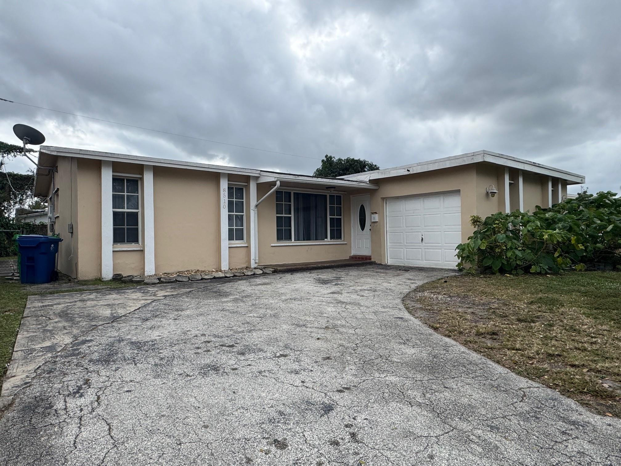 8510 Sunset Strip Sunrise, FL 33322 - Photo 2 of 21 Photo 2