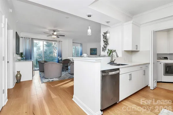 $3,100 | 300 West 5th Street, Unit 431, Charlotte, NC 28202