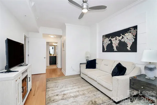 $3,100 | 300 West 5th Street, Unit 431, Charlotte, NC 28202