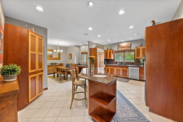 $1,385,000 | 1319 Creekside Court, Grafton, WI 53024