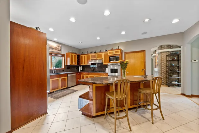 $1,385,000 | 1319 Creekside Court, Grafton, WI 53024