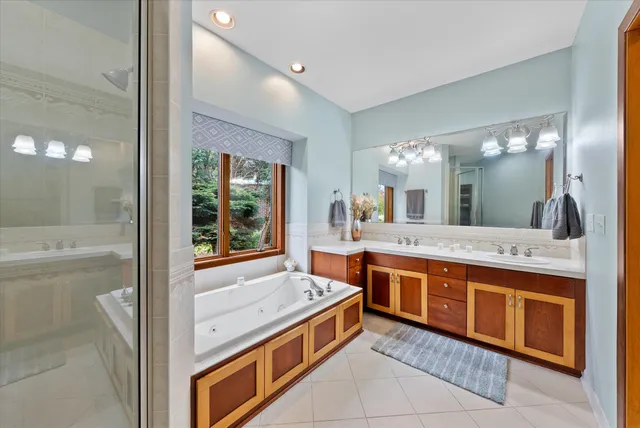 $1,385,000 | 1319 Creekside Court, Grafton, WI 53024