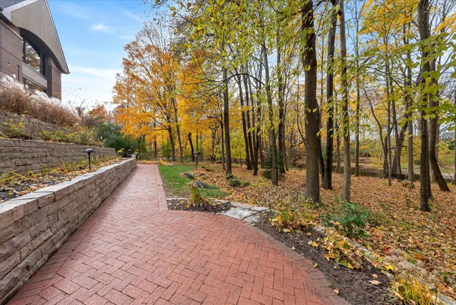 $1,385,000 | 1319 Creekside Court, Grafton, WI 53024