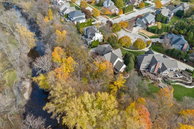 $1,385,000 | 1319 Creekside Court, Grafton, WI 53024