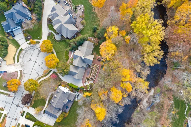 $1,385,000 | 1319 Creekside Court, Grafton, WI 53024