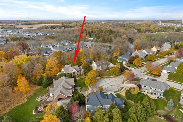 $1,385,000 | 1319 Creekside Court, Grafton, WI 53024