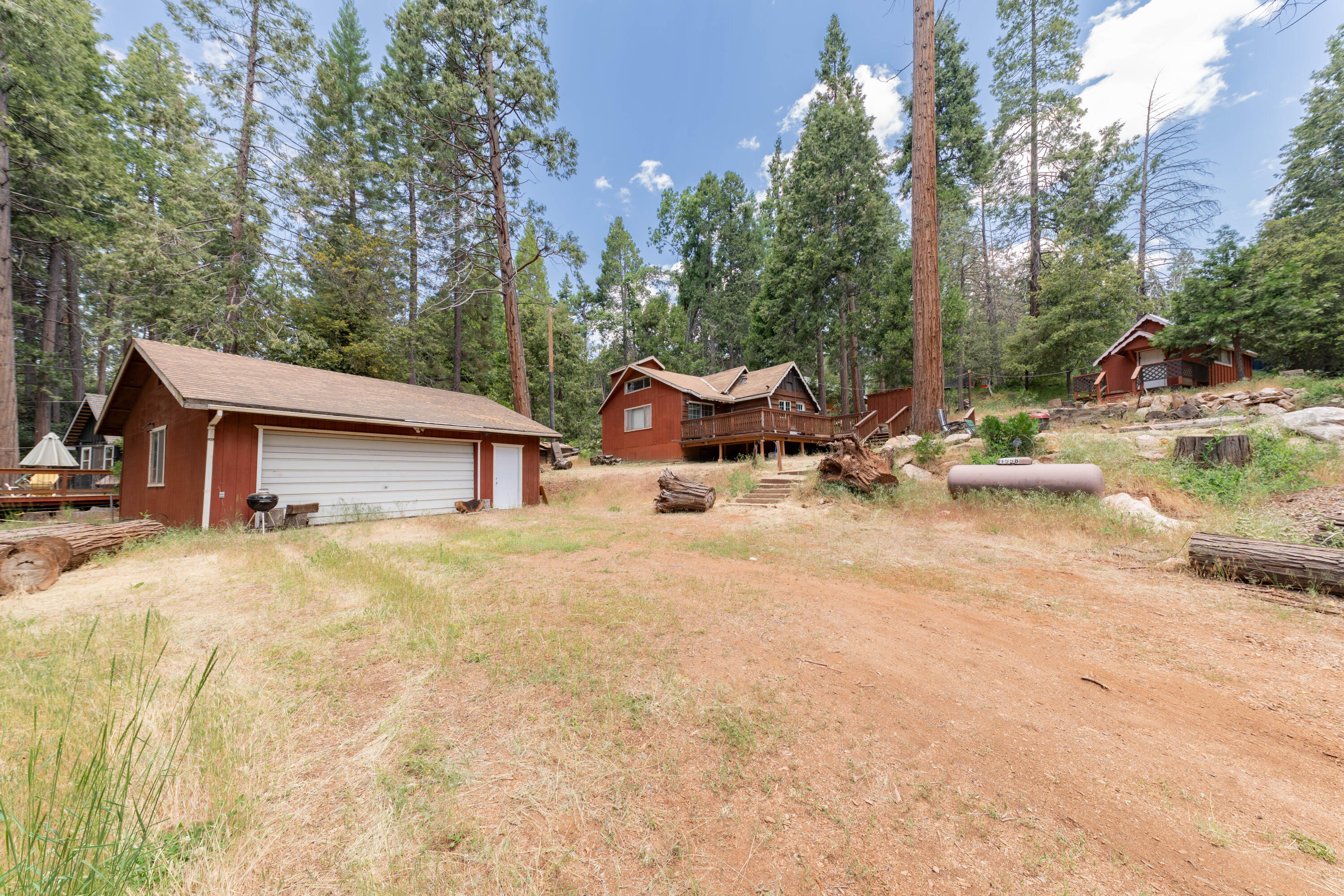 1998 Tienken Avenue Springville, CA 93265 - Photo 1 of 53 1