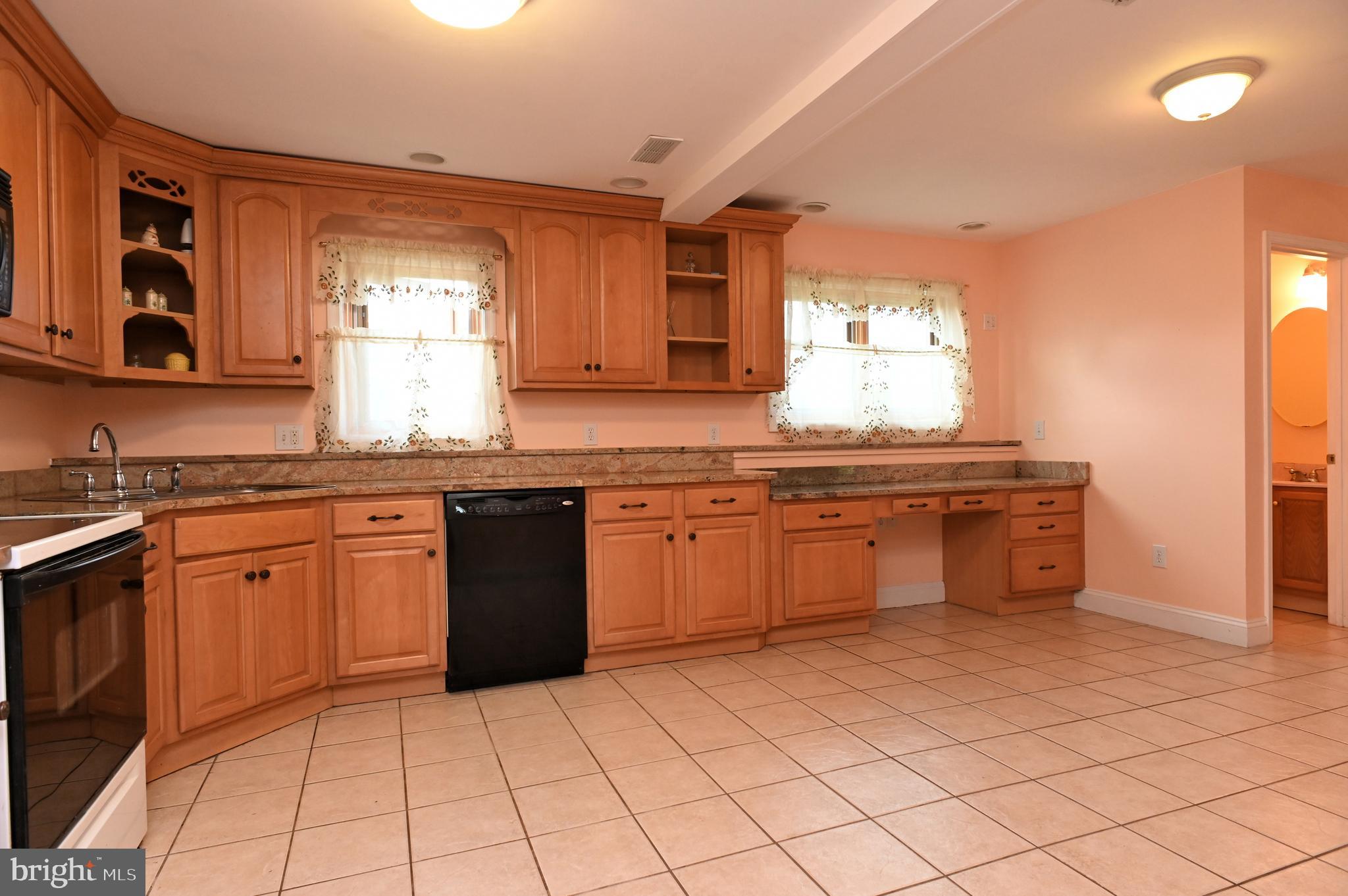 20503 Darnestown Road Dickerson, MD 20842 - Photo 6 of 33