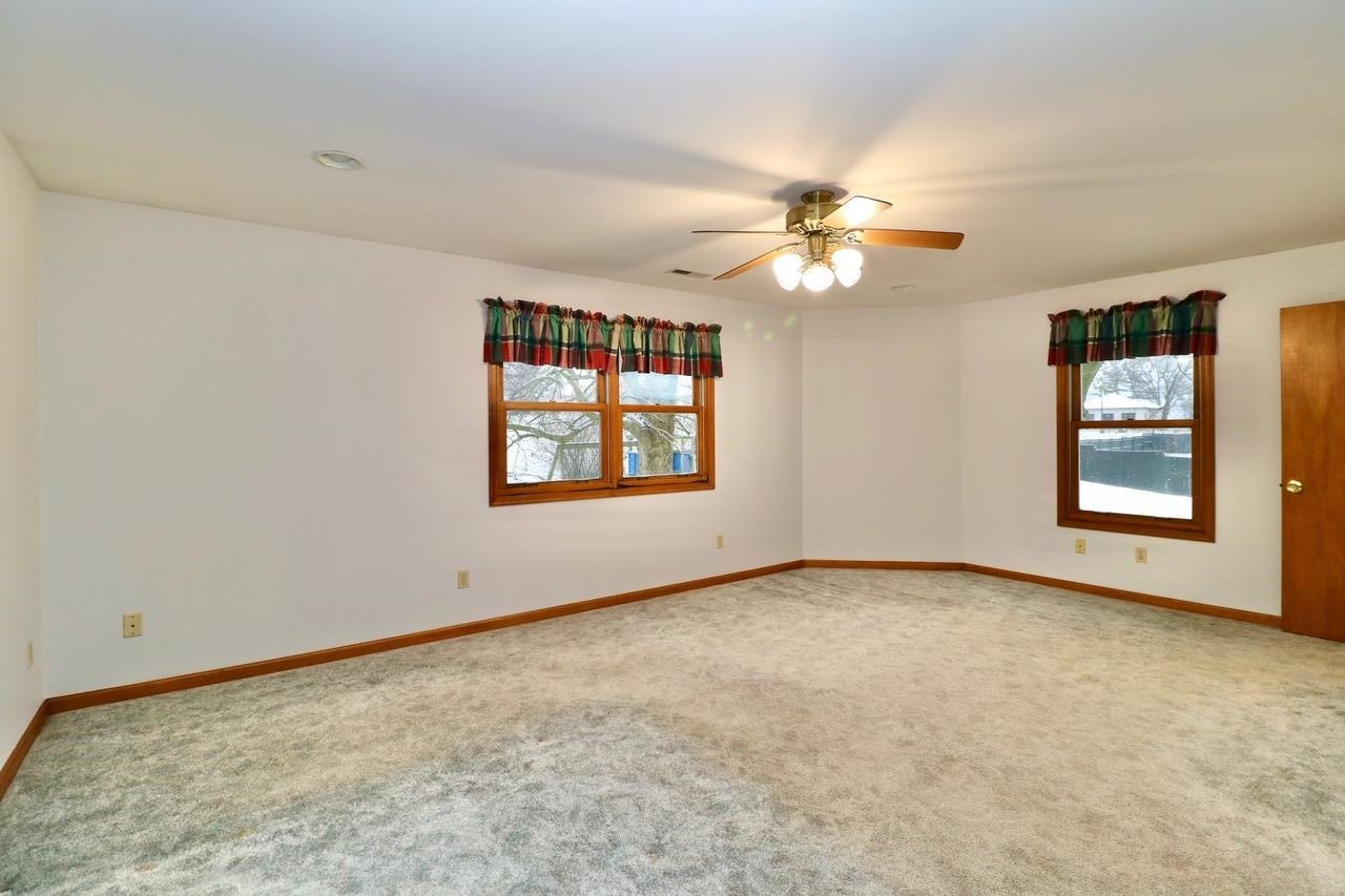2473 Radford Road Dubuque, IA 52002 - Photo 16 of 45 Gallery Image 16