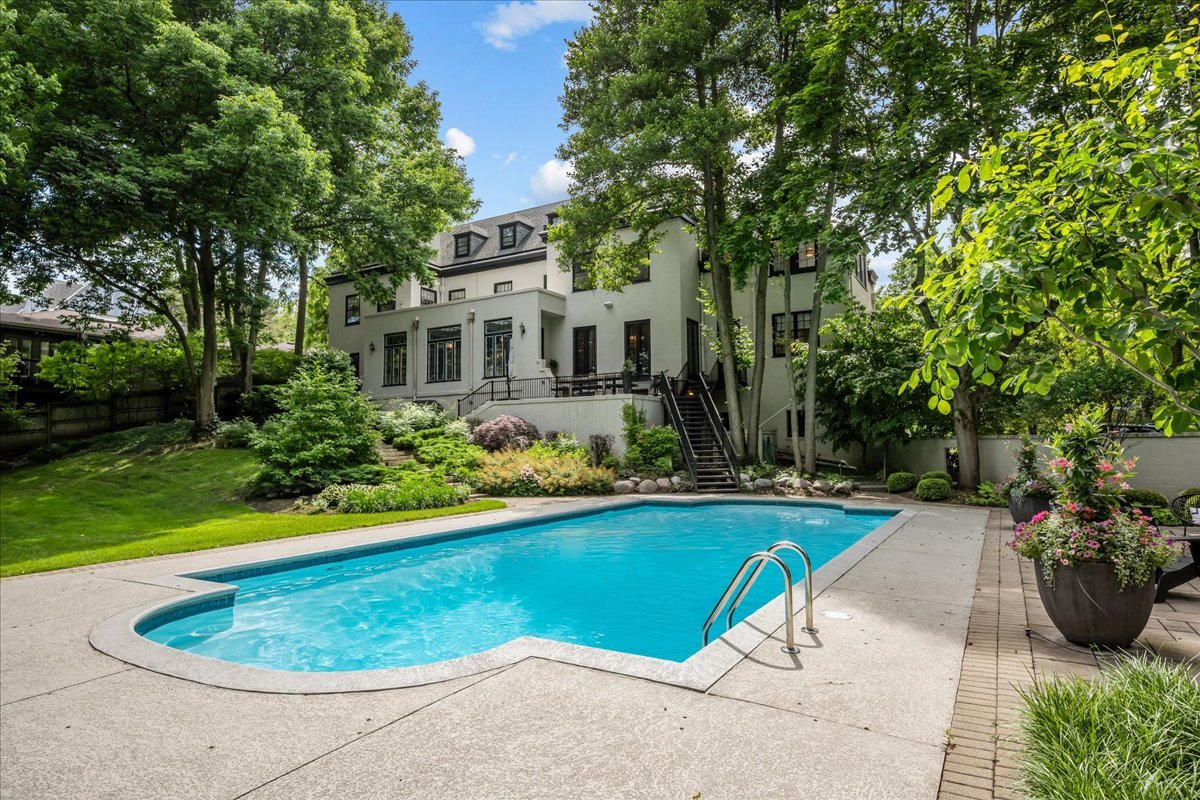 605 Arbor Vitae Road Winnetka, IL 60093 - Photo 2 of 84