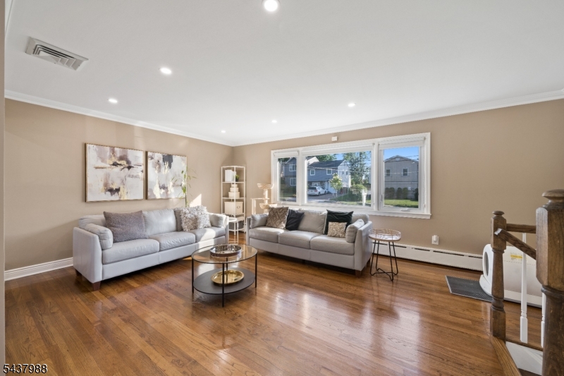 119 Rutgers Place Clifton, NJ 07013 - Photo 6 of 31