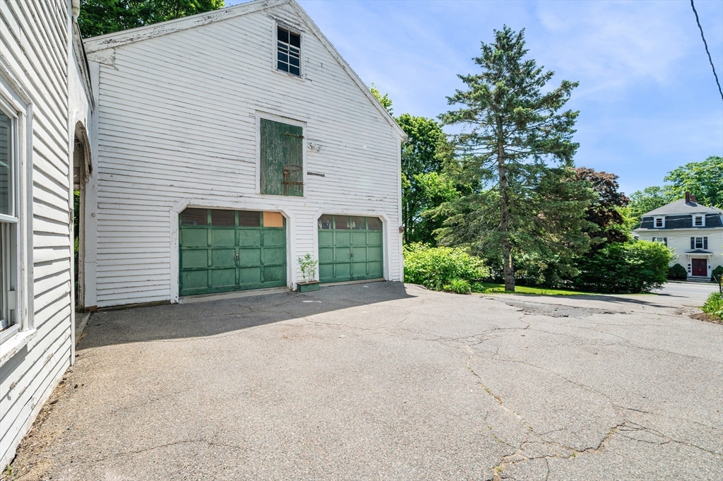 14 Poplar Street Danvers, MA 01923 - Photo 6 of 38