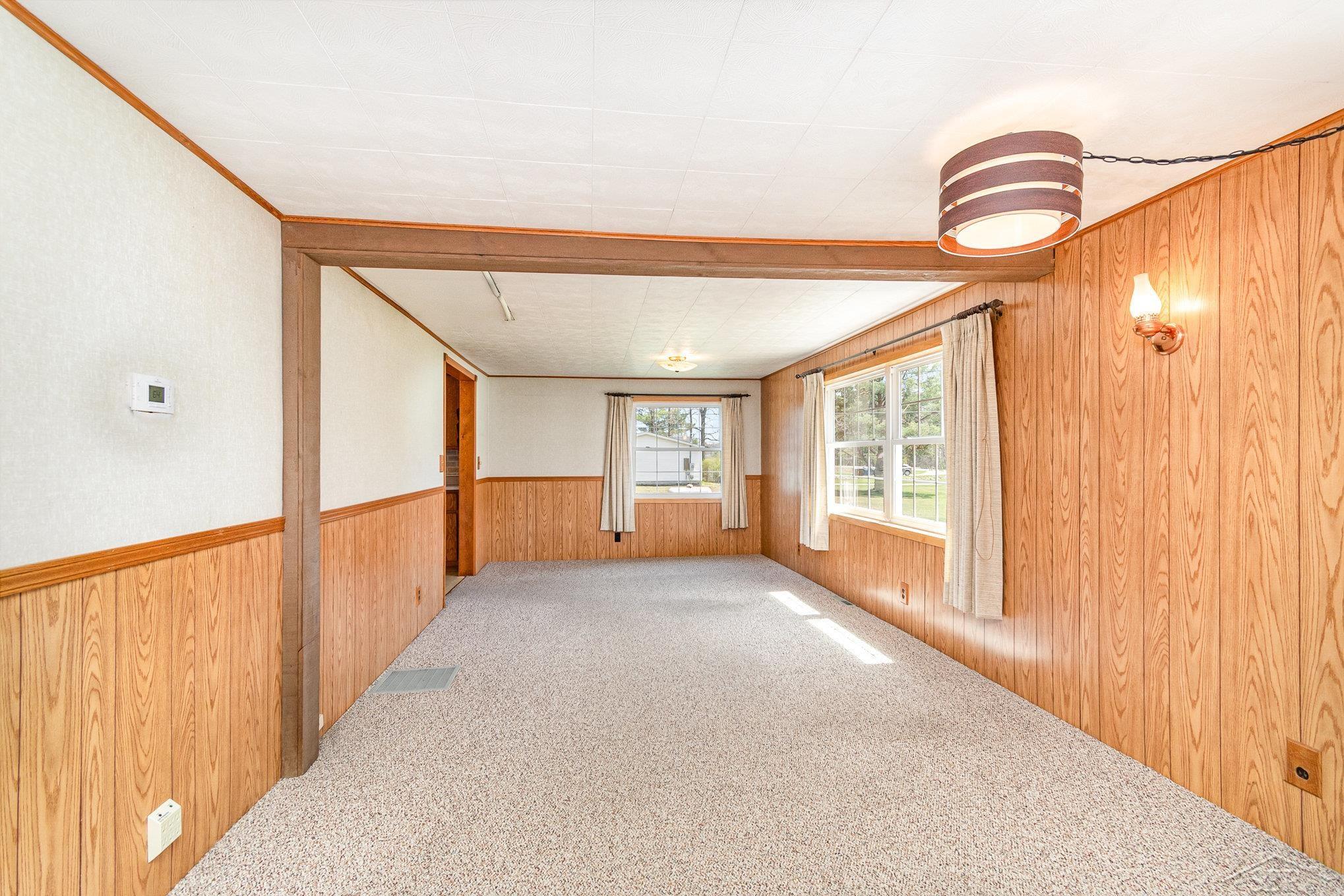 1183 East Stewart Road Midland, MI 48640 - Photo 4 of 24 50173011-313a8f76-b519-43b3-b5c5-2c97cde80454.JPG