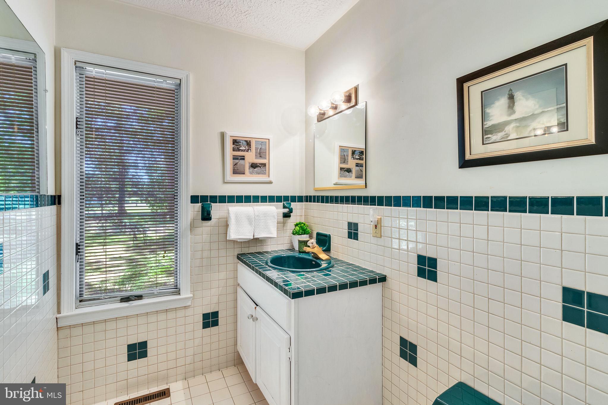 621 Harbor Drive Reedville, VA 22539 - Photo 23 of 77