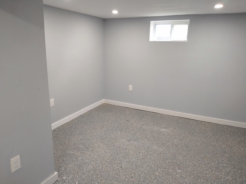 1417 Worcester Street Springfield, MA 01151 - Photo 17 of 19