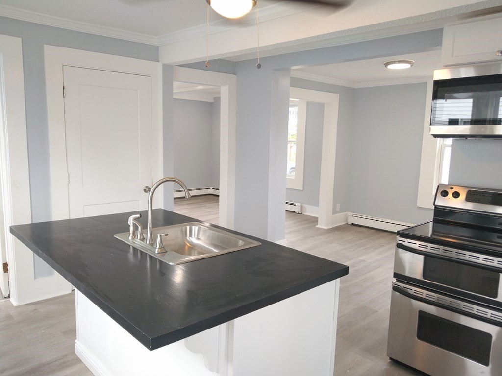1417 Worcester Street Springfield, MA 01151 - Photo 3 of 19