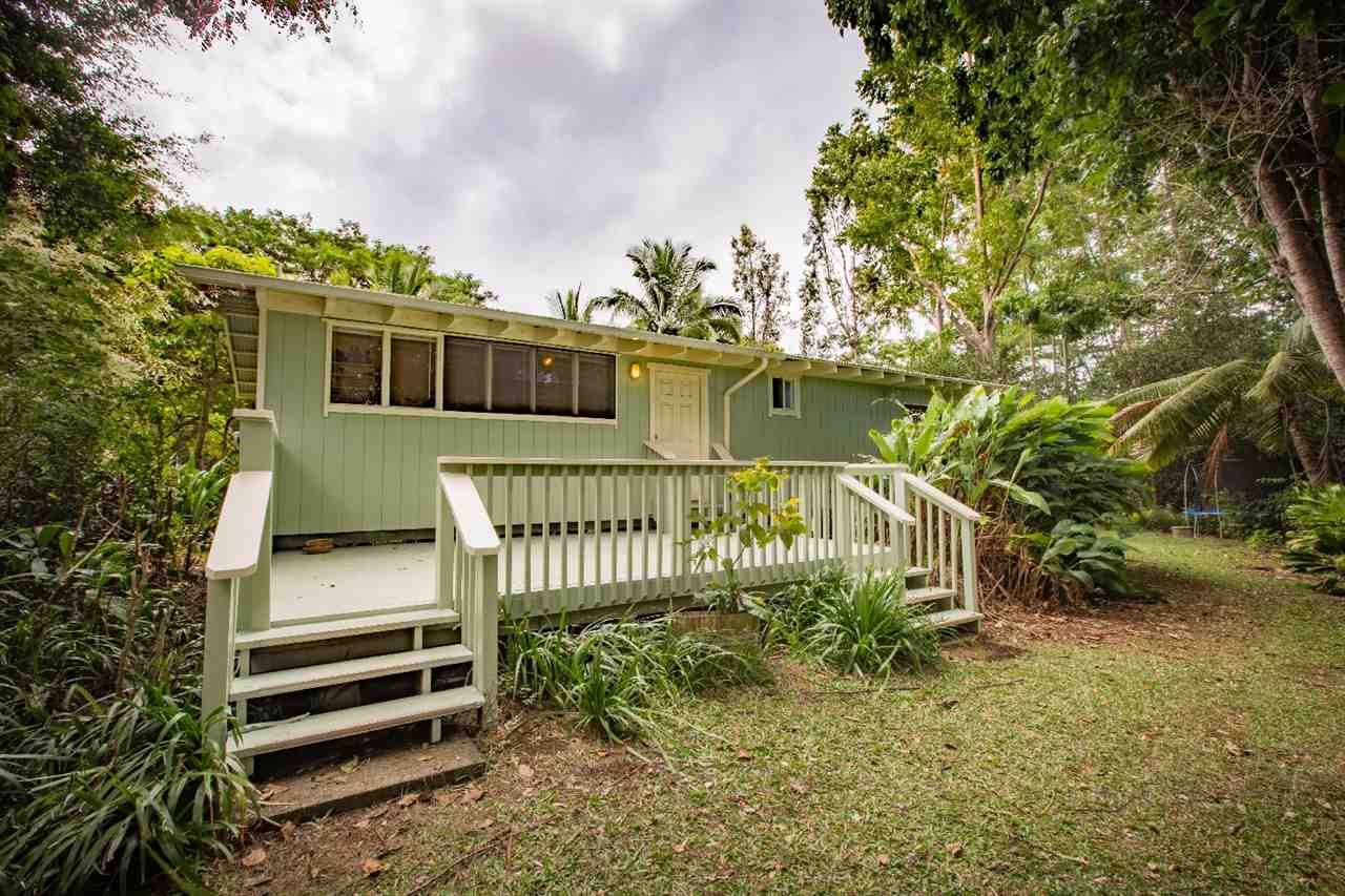 206 Laniloa Way Haiku, HI 96708 - Photo 1 of 29 a view of a deck with a yard