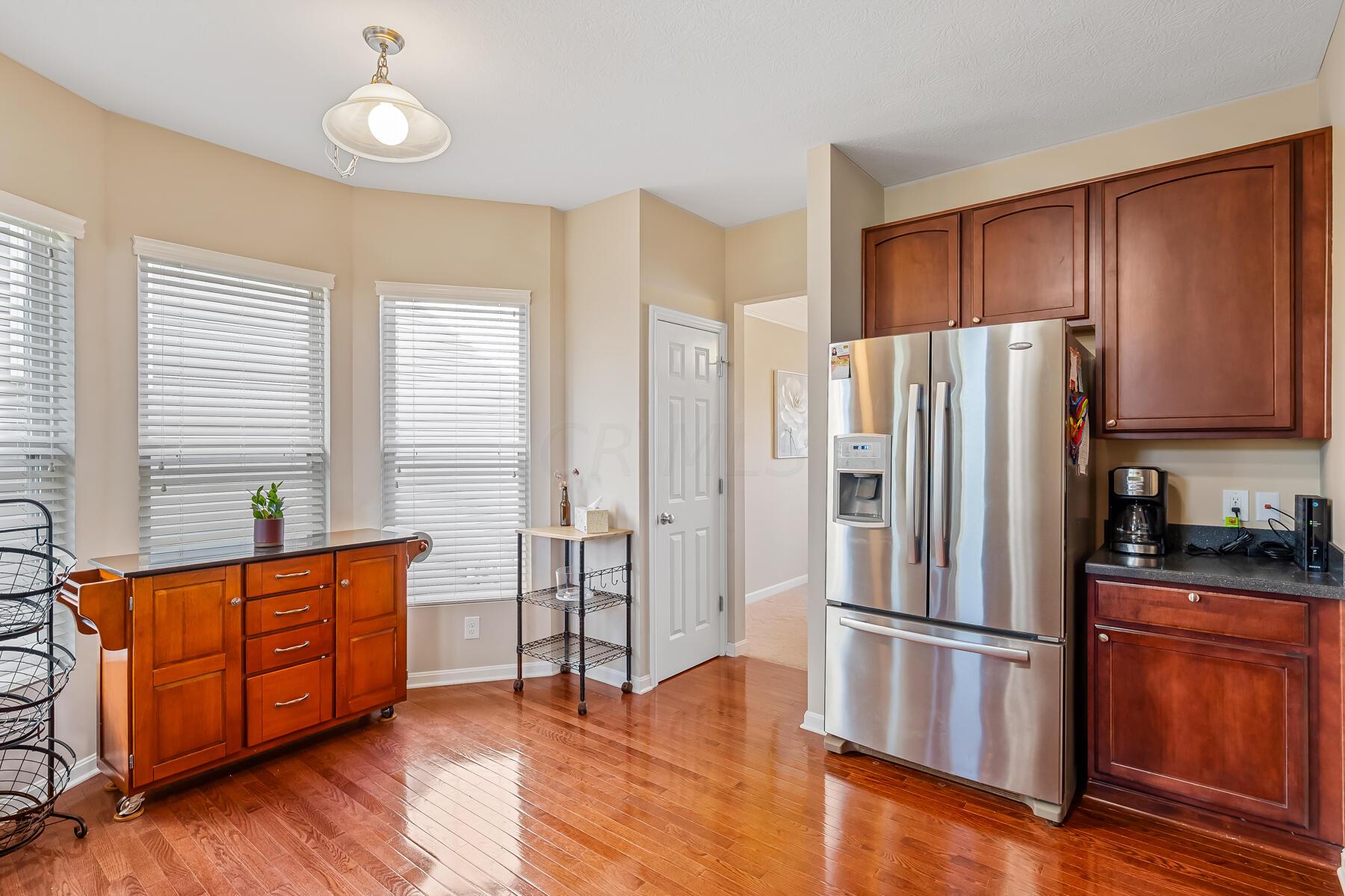 5757 Aderholt Road Dublin, OH 43016 - Photo 22 of 46 Kitchen/Eating Space
