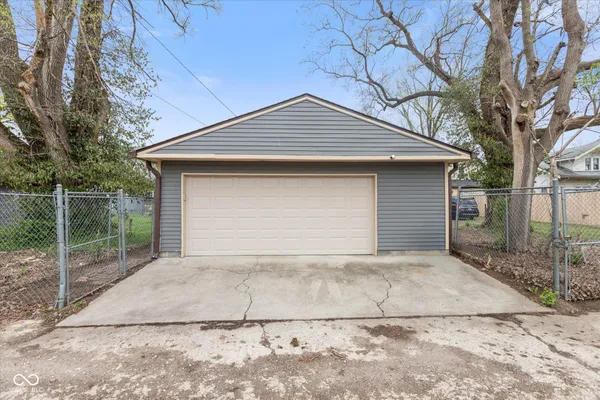 $249,000 | 1029 West 35th Street, Indianapolis, IN 46208