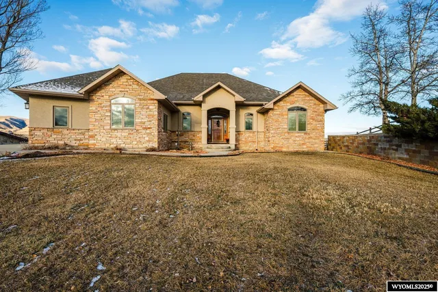 $975,000 | 27 Hilltop Drive, Buffalo, WY 82834